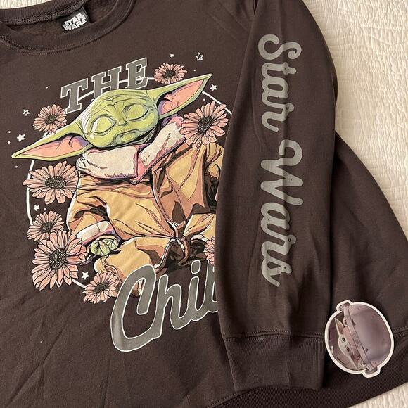 Disney Star Wars NEW Grogu Mandalorian Sweater Juniors M The Child Baby Yoda Top - Picture 4 of 8